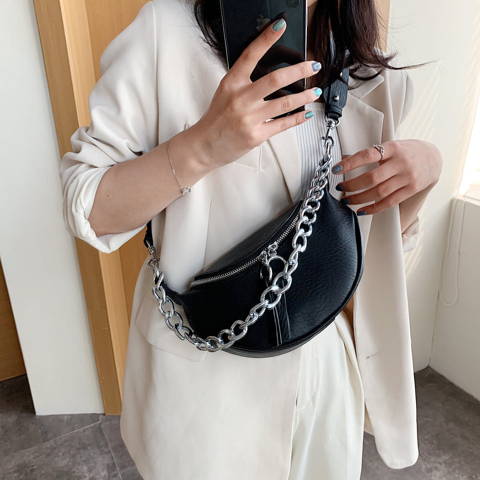 gamloshoe Silver Chain Design PU Leather Crossbody Bag